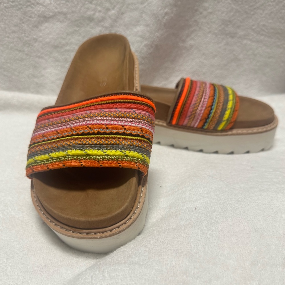 EUC J/Slides Colorful Striped Platform Slide Sandals Size 8